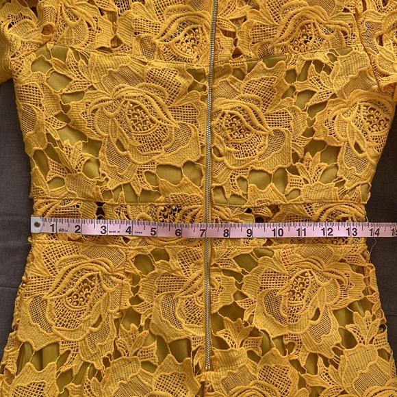 Lulu's lace dress size small - Picture 4 of 5